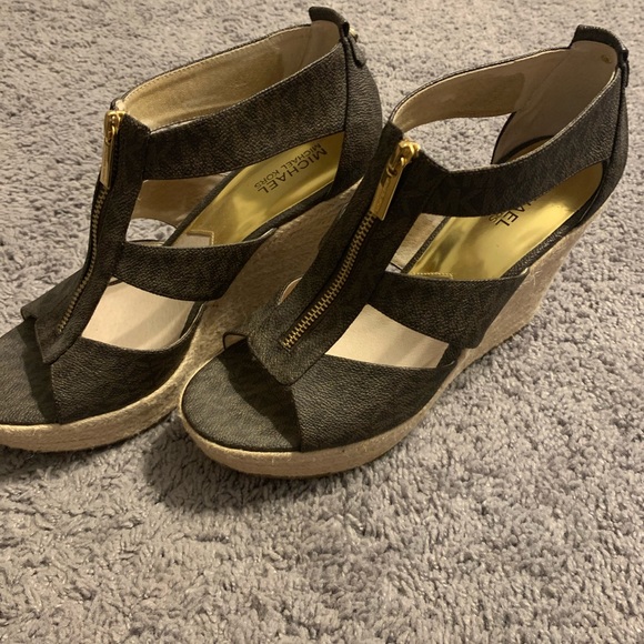 Brown/Neutral MK wedges - Picture 3 of 7